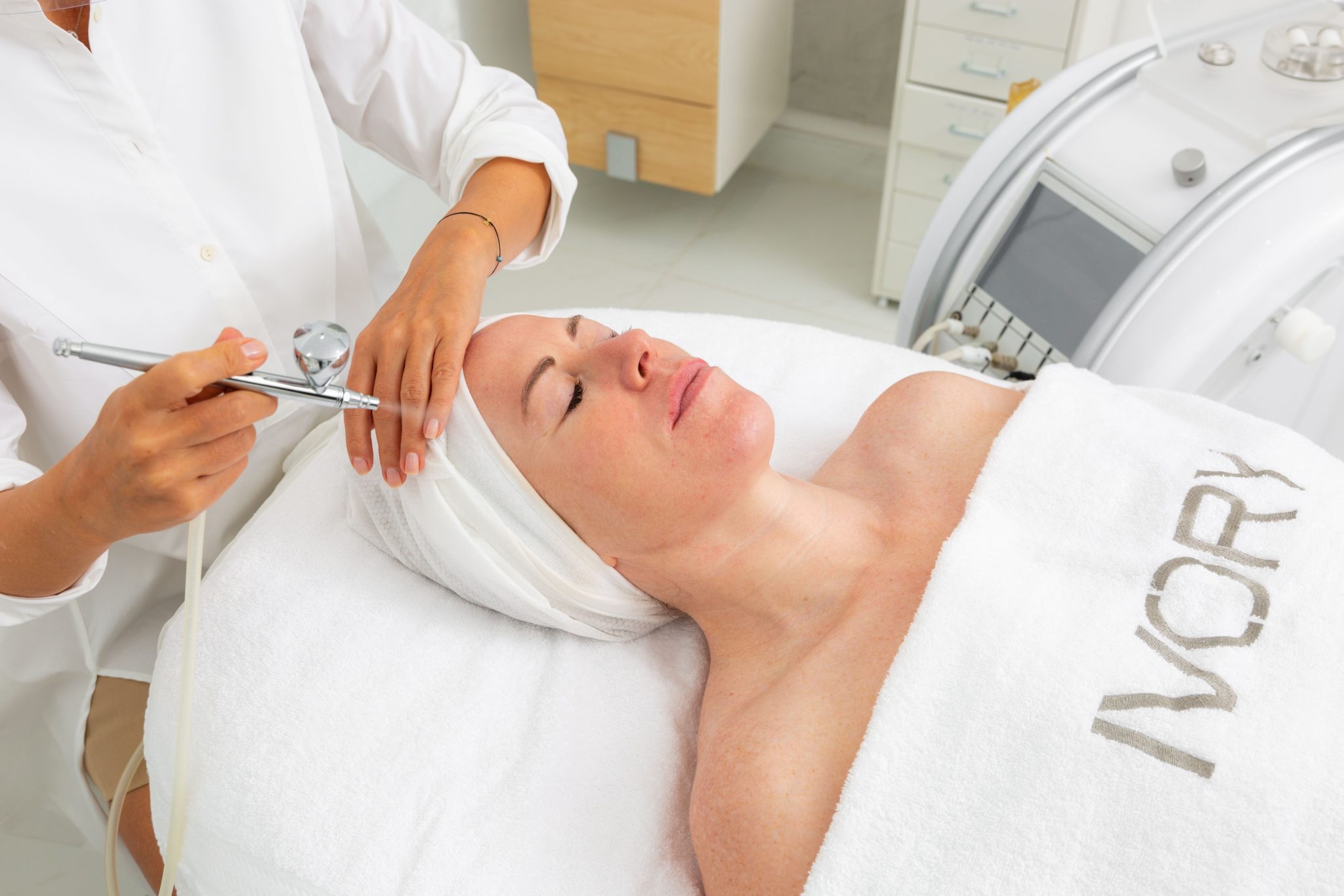 5 Ways An Oxygen Facial Helps You Get Glowing Skin